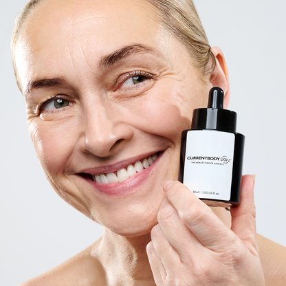 CurrentBody Skin LED Gesichtsmaske: 2. Generation & Green Tea Serum (30ml)