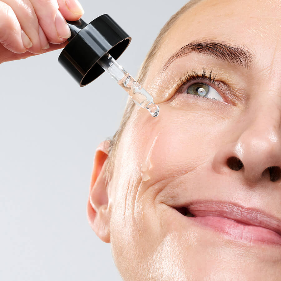 CurrentBody Skin LED Gesichtsmaske: 2. Generation & Green Tea Serum (30ml)